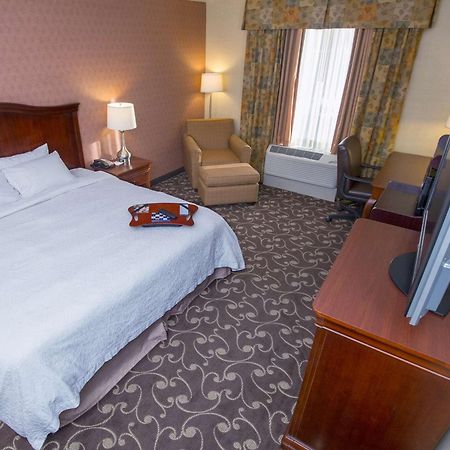 Hampton By Hilton Brattleboro Hotel Exterior photo