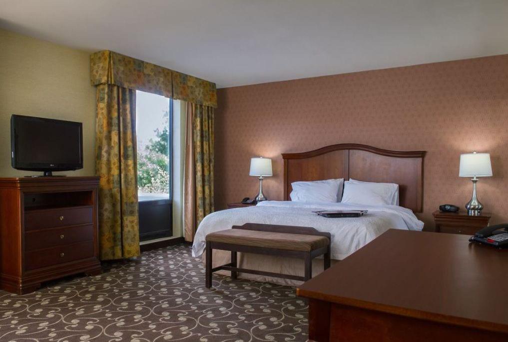 Hampton By Hilton Brattleboro Hotel Exterior photo