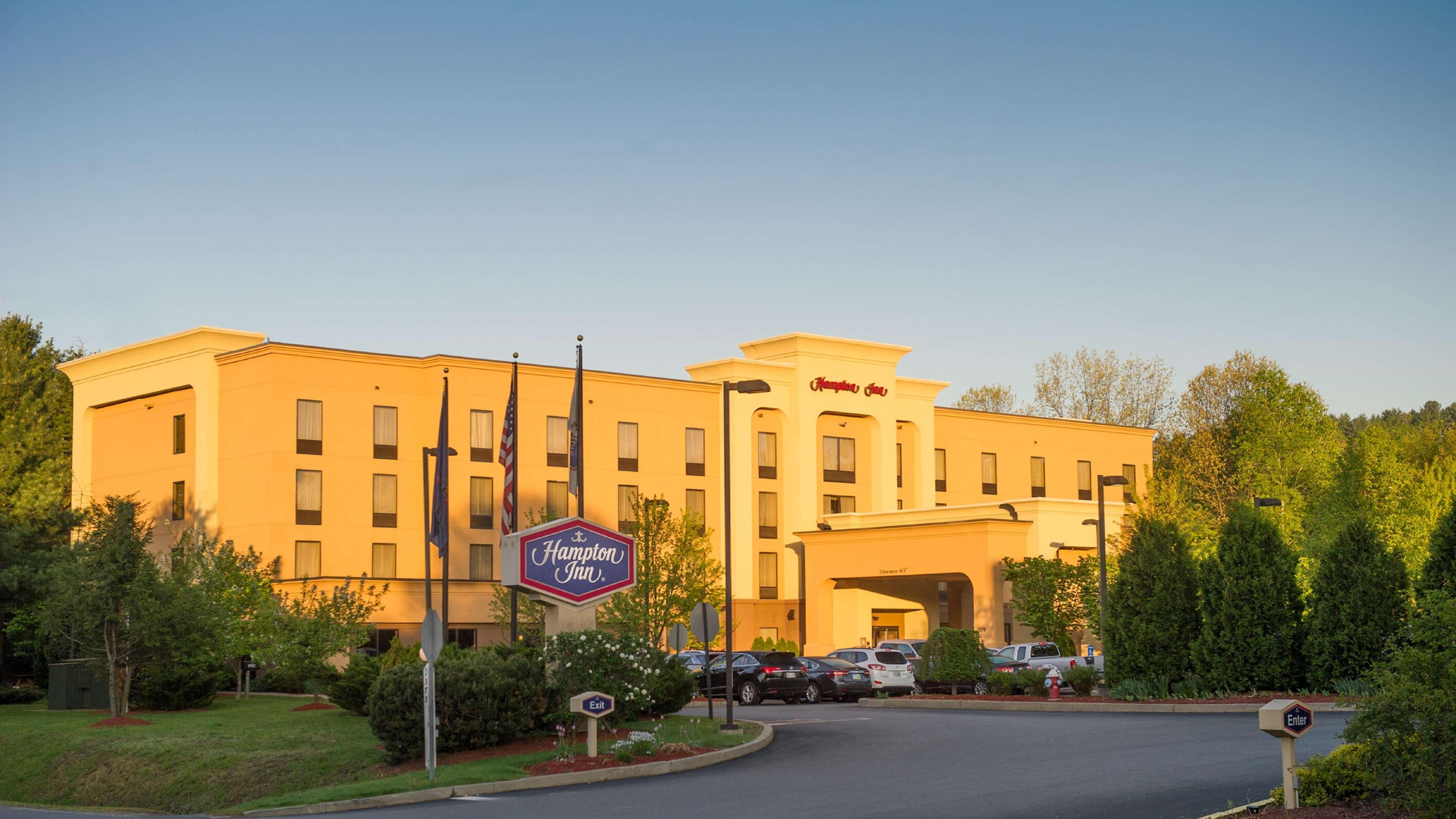Hampton By Hilton Brattleboro Hotel Exterior photo