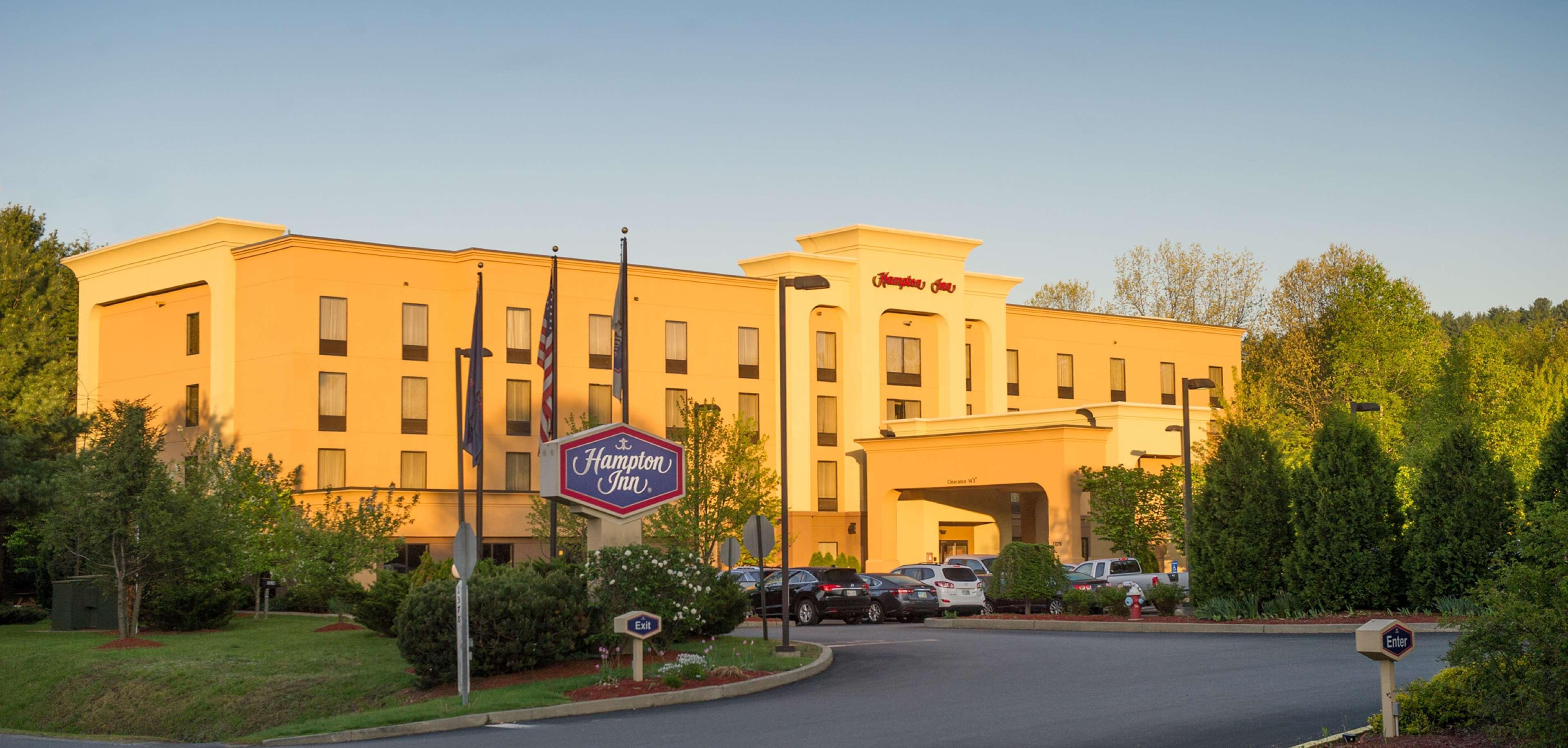 Hampton By Hilton Brattleboro Hotel Exterior photo