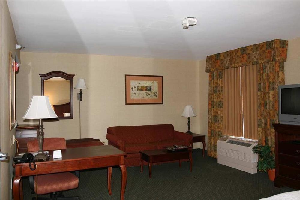 Hampton By Hilton Brattleboro Hotel Room photo