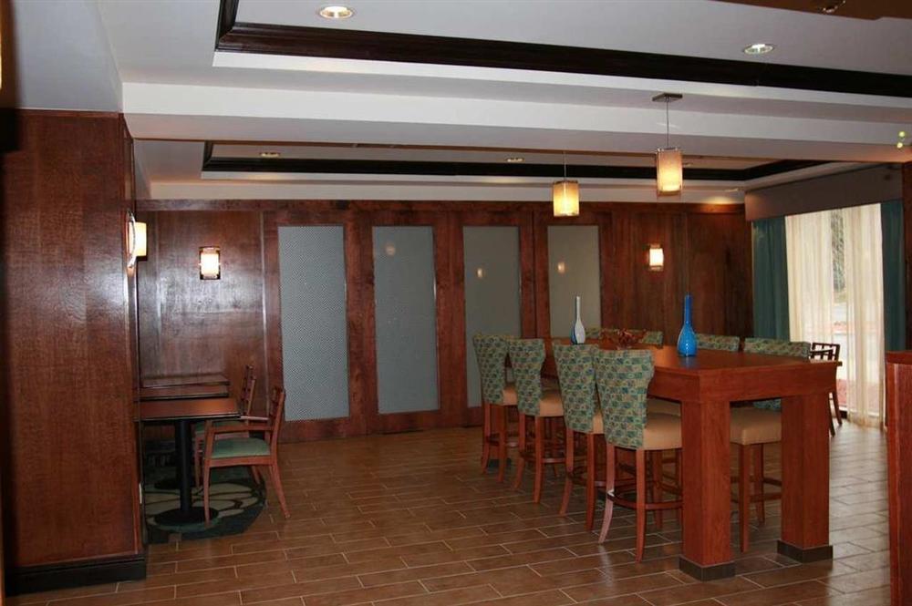 Hampton By Hilton Brattleboro Hotel Interior photo