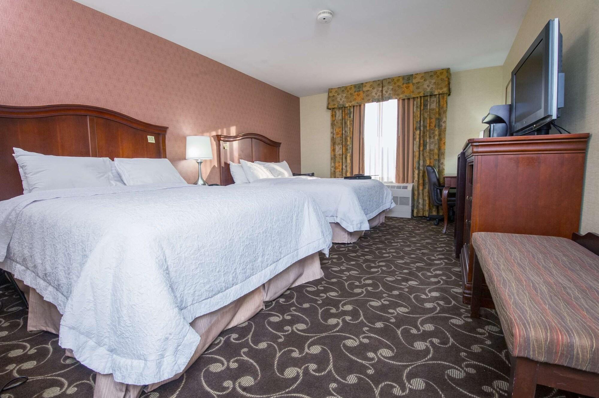 Hampton By Hilton Brattleboro Hotel Exterior photo